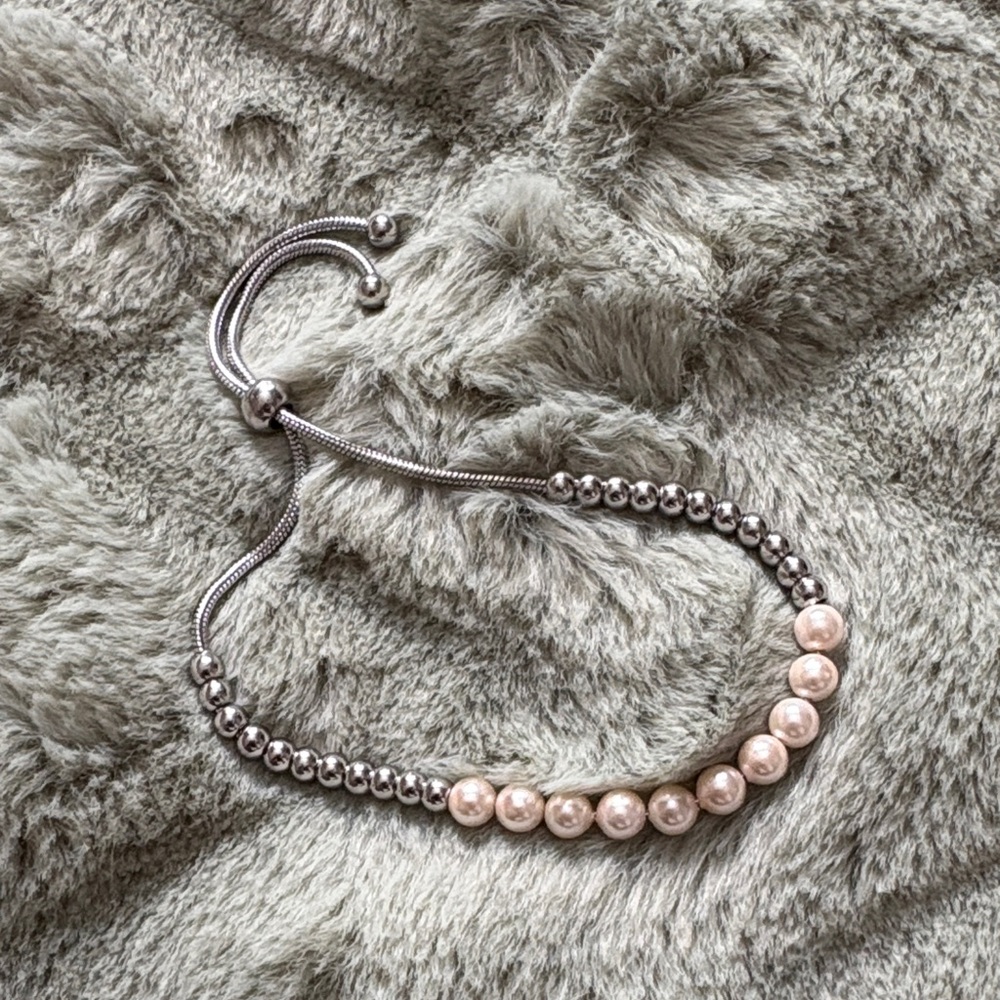 Elegant Silver and Pink Pearl Bracelet